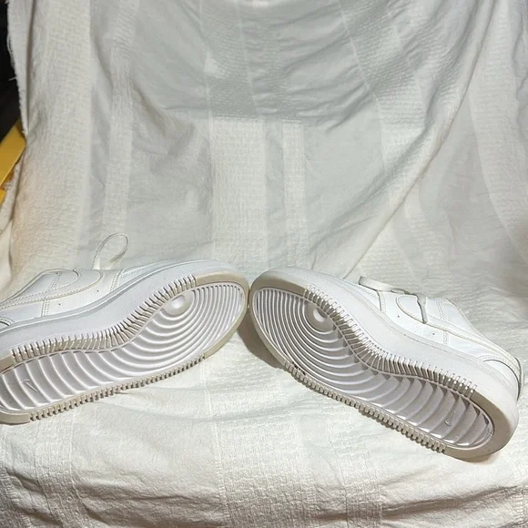 Nike Sneakers - Picture 6 of 6